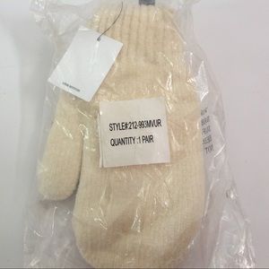 Urban Outfitters Ivory Winter Gloves One Size